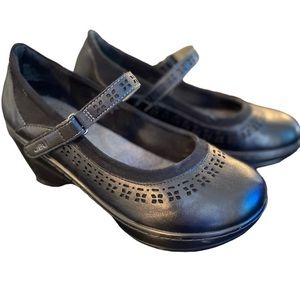 JBU by Jambu “Carlton” Mary Jane’s Wedge. Memory foam insoles. Very comfortable